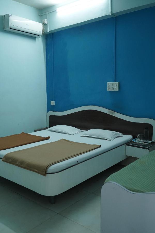 Hotel Rajesh Kolhapur Ngoại thất bức ảnh